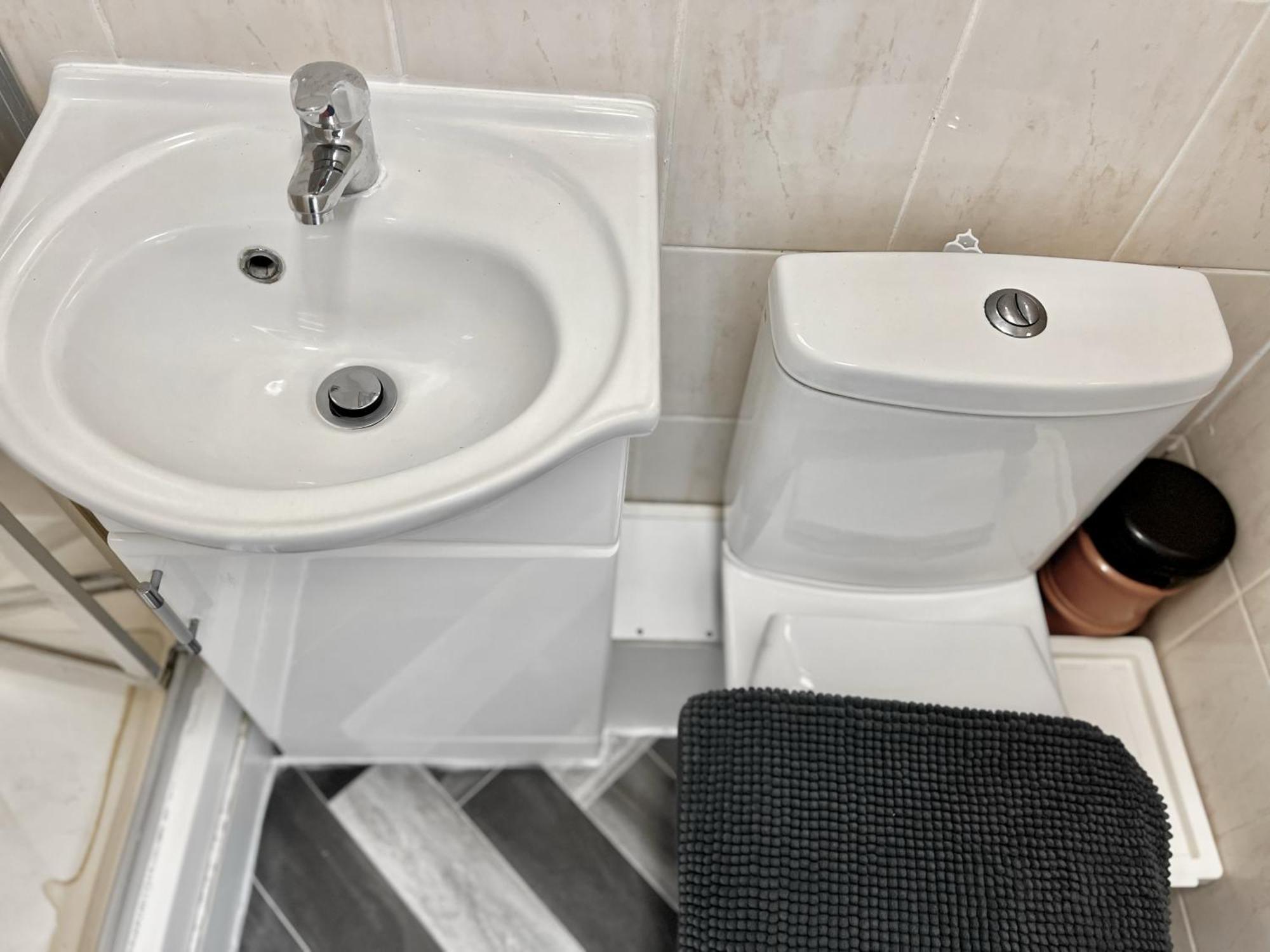 Westfield Shepherds Bush Гостевой дом Лондон
